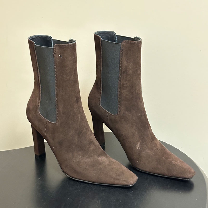 Ladies Chelsea Booties In Suede Womens CALFSKIN Ankle Boots A007FA Designer Side Elastic Band High Heeled Boot Sharp Square Head Genuine Leather Out