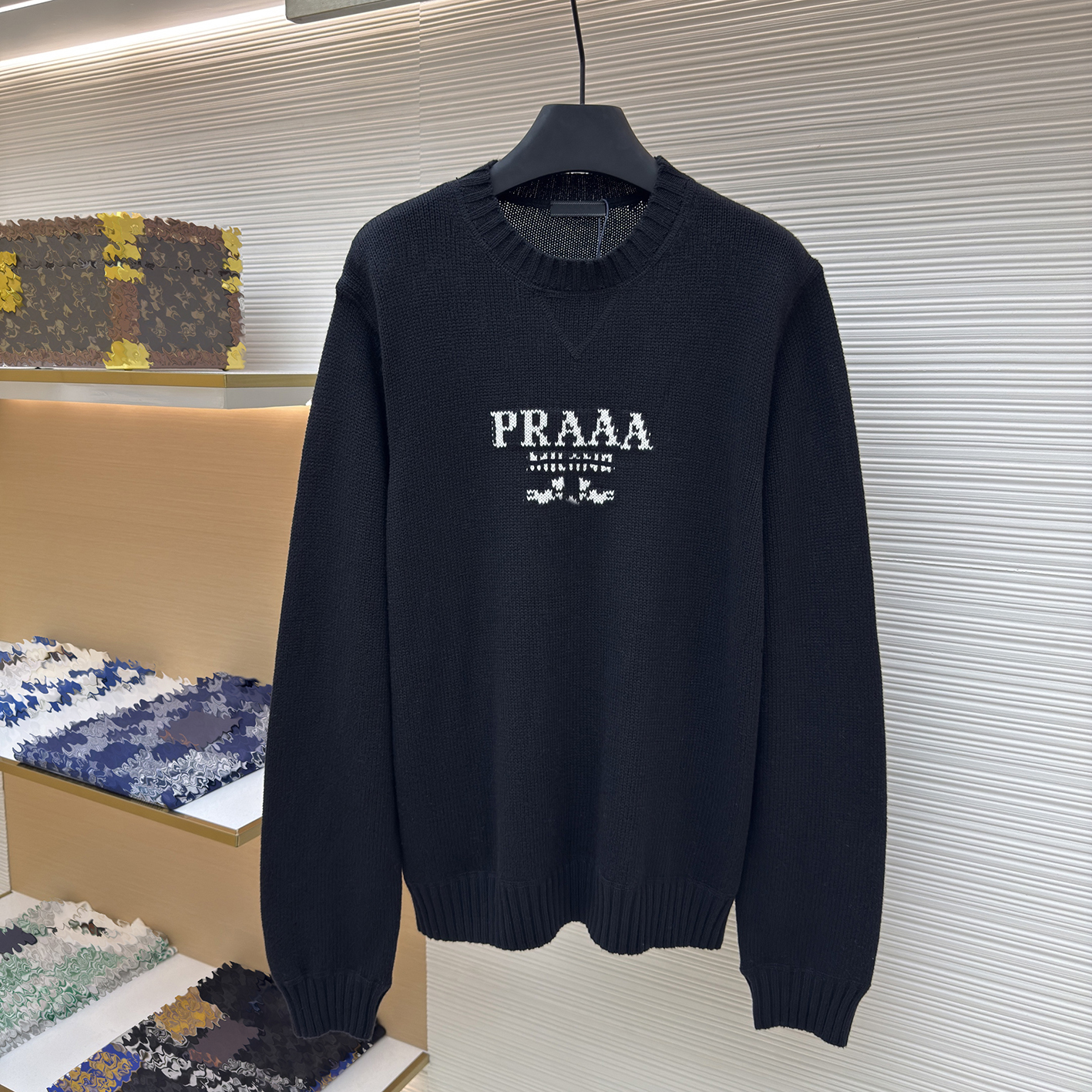 Designer branded high-quality men's black round neck letter jacquard knitted sweater, emblem logo jacquard loose woolen sweater, unisex light l