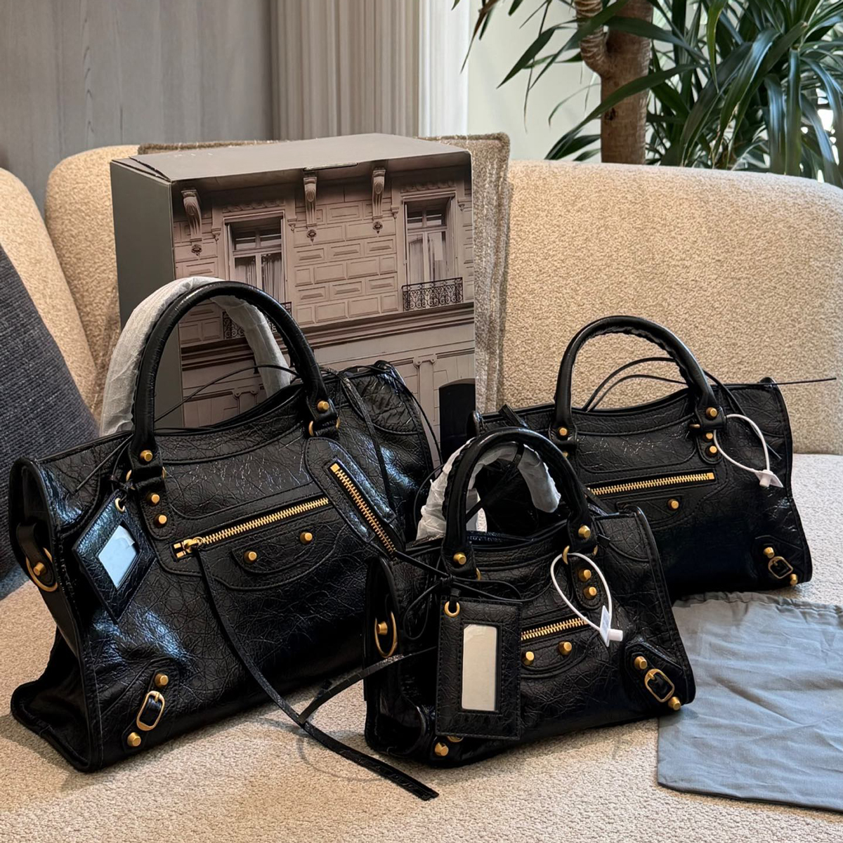 Designer Bag 2026 Trends Women's Shoulder Bag Le City Moto Bag Handbag Retro Leather Handheld Short Handle Front Zipper Pocket Motorcycle Bag