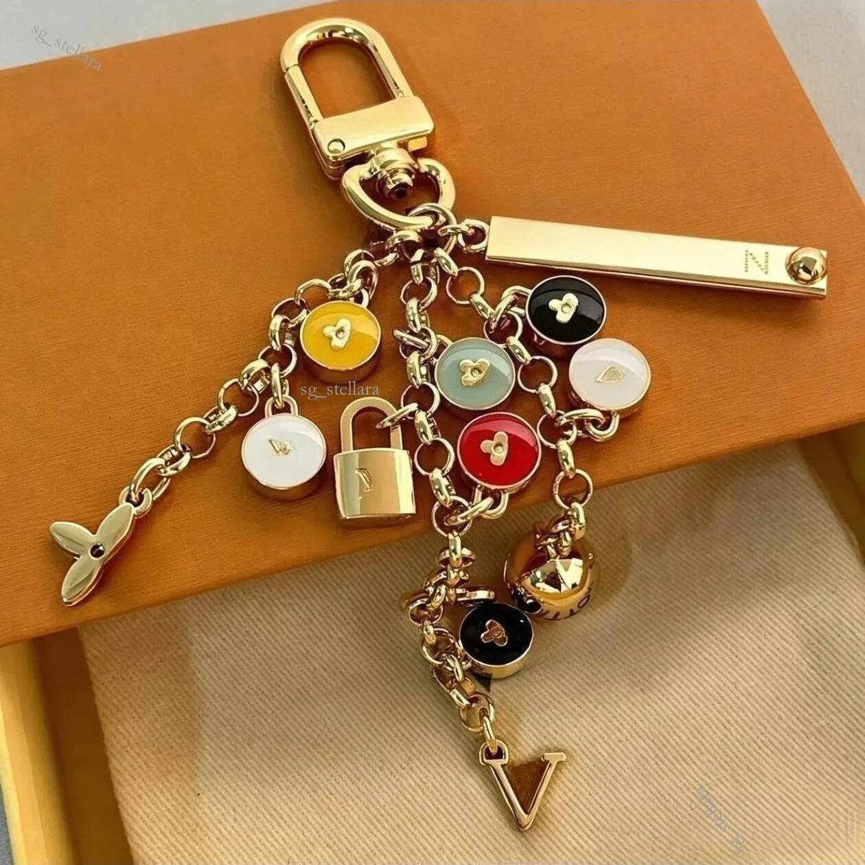 Luxury for Men Woman Designer Charm Fashion Car Key Ring Stainless Steel Keychain Bag Pendant High Quality Jewelry Accessory Gift Hot