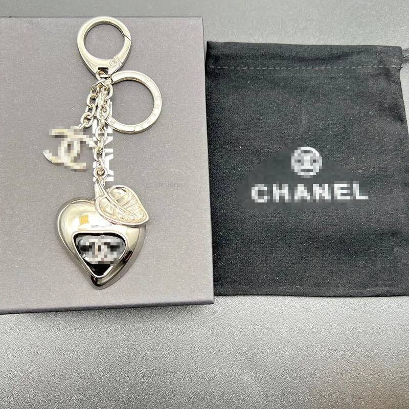 Fashion High Quality Chan Keychain Luxury Designer Car Pearl Keyring Alloy Unisex Lanyard Gold Silver Black Wihte Heart Keychains Small Gift With Bo