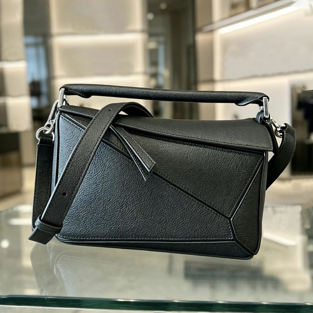 Top-Tier Quality Designer Bag Shoulder High Quality Luxury Messenger Bag Classic Multi Functional Crossbody Bag Retro Leisure Adjustable Shoulder St