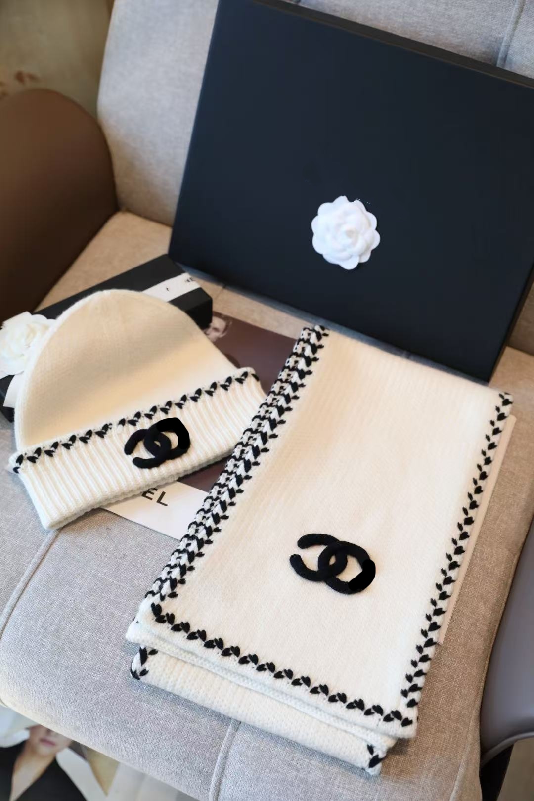 Conjunto de Bufanda y Gorro de Diseñador para Mujer - Conjunto de Dos Piezas Chal de Punto Grueso de Invierno para Mujer Borde en Contraste Bufanda