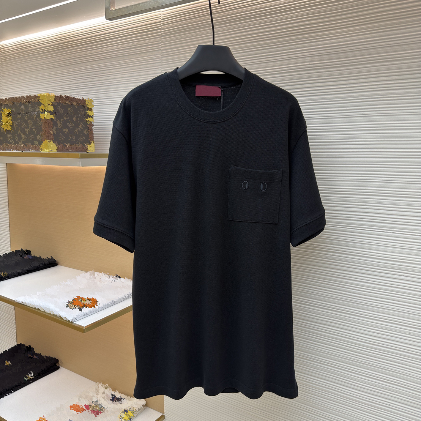 Designer brand clothing high-quality men's black pocket button round neck short sleeved T-shirt, heavyweight cotton loose shoulder half sleeve,