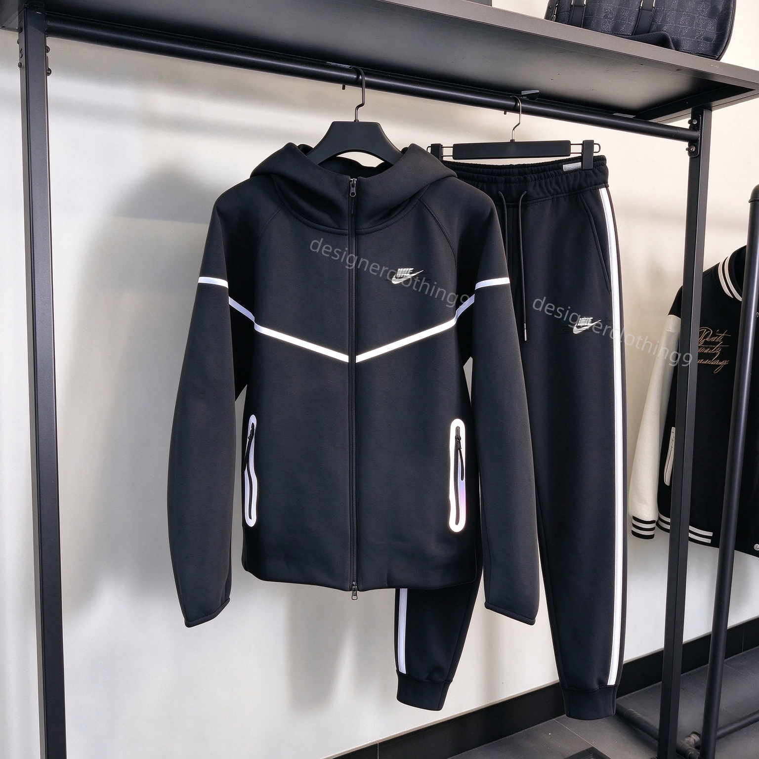 Designer Tracksuits Men Womens Hoodies Reflective Luminous Fleece Clothes Suits Sports Pants Winter Zipper Jackets Thick Sportsuit Mens Joggers Coat