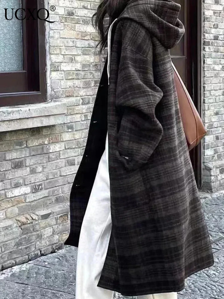 UCXQ Vintage Woolen Coat Korean Style Plaid Cardigan Loose All Match Hooded Elegant Long Jacket Women Autumn Winter 23A9694 240830
