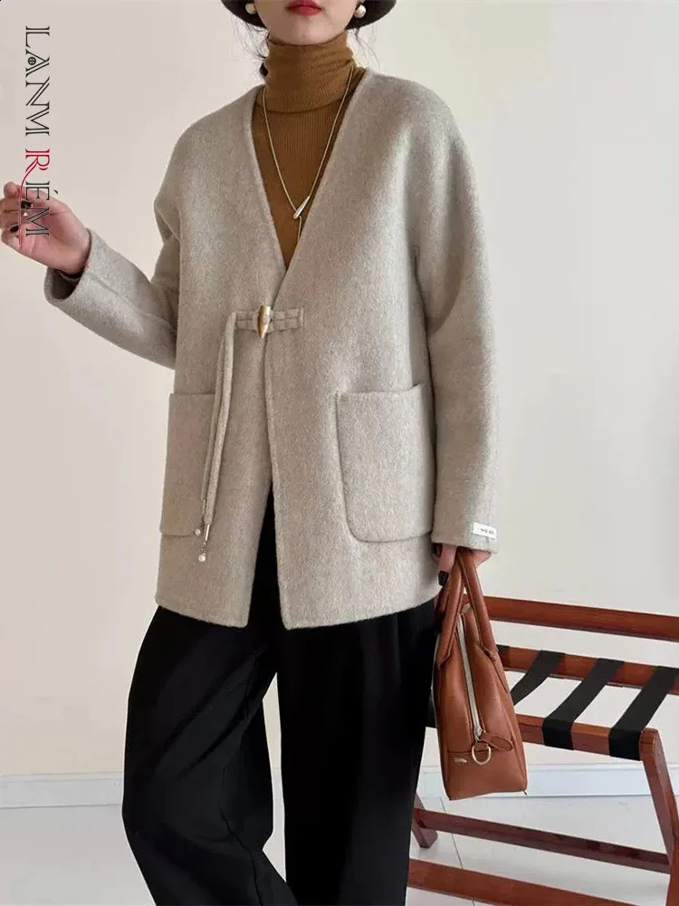 LANMREM Chinese Style Button Woolen Coat Womens V-neck Pockets Solid Color Short Coats Autumn Winter 2Z2337 240830