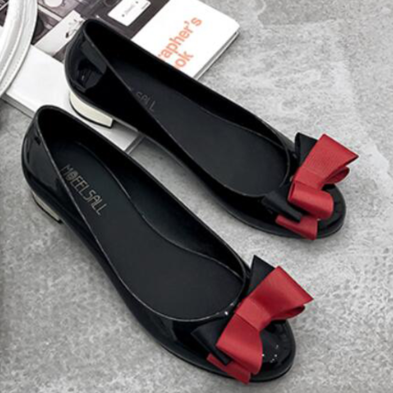 Sandales de gelée de gelée étanche à nouée papillon Les femmes glissent sur les pieds rond du fond doux chaussures femme métal poussin med talon