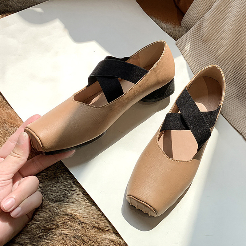 2025 Chaussures de nez de cochon dames Ballerine en cuir solide Flats élastiques Cross Band Loafers Femme confortable Moccasins Low Talons Ma 210