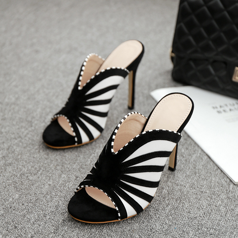 Couleur mélangée minces talons hauts pantoufles femmes chaussures d'été rayures noires et blanches glissent les fleurins européens falles europée