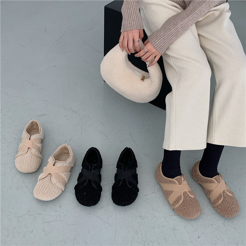 2025 Chaussures de fourrure en bande croisée élastique femme lainen plates hiver en peluche modes de coton femelles