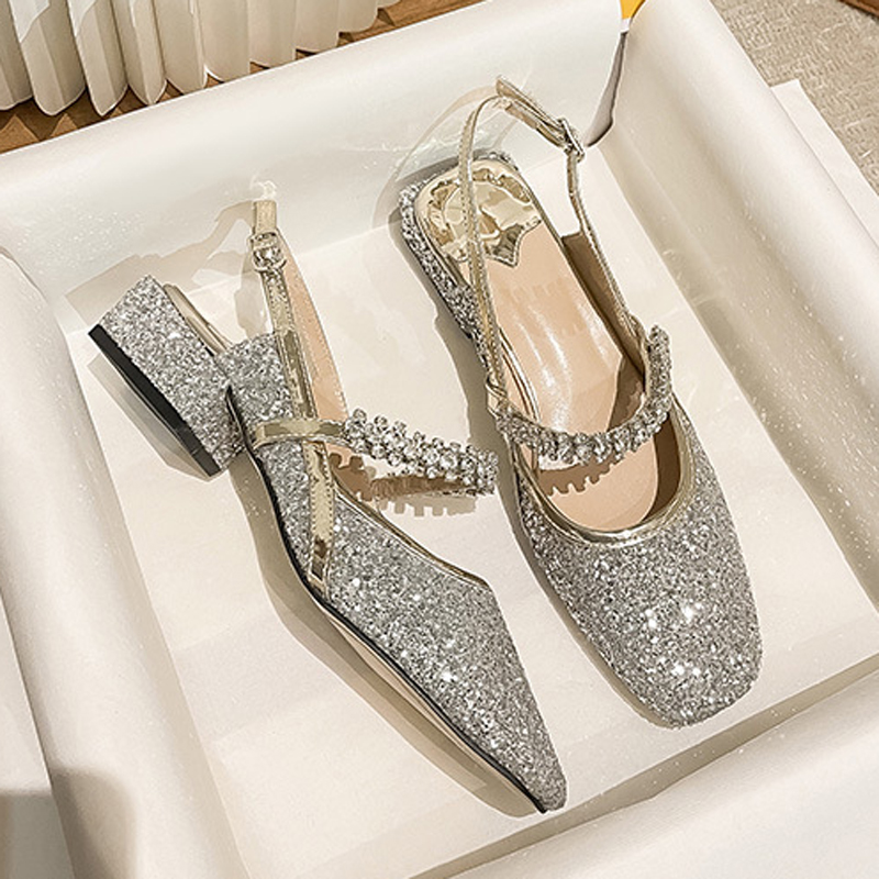 2025 Été paillettes Sier chaussures dames talons bas couvrent les sandales de cristal mary jeans sgback femme bg 30bd