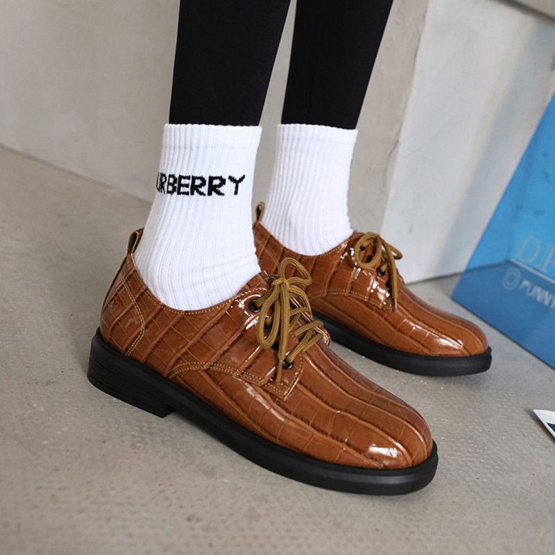 Crocodile Modèle Small Chaussures Femme 2025 Talons épais Locs à lacets en cuir breveté oxfords femelle plus si e880