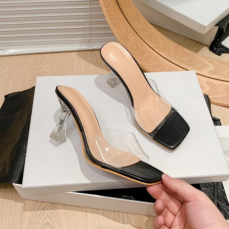 Talons hauts transparents Slippers Femmes Patchwork en cuir noir Sandalias Mujer Clear Perspex Flip à talons Ps Wom 4A6B