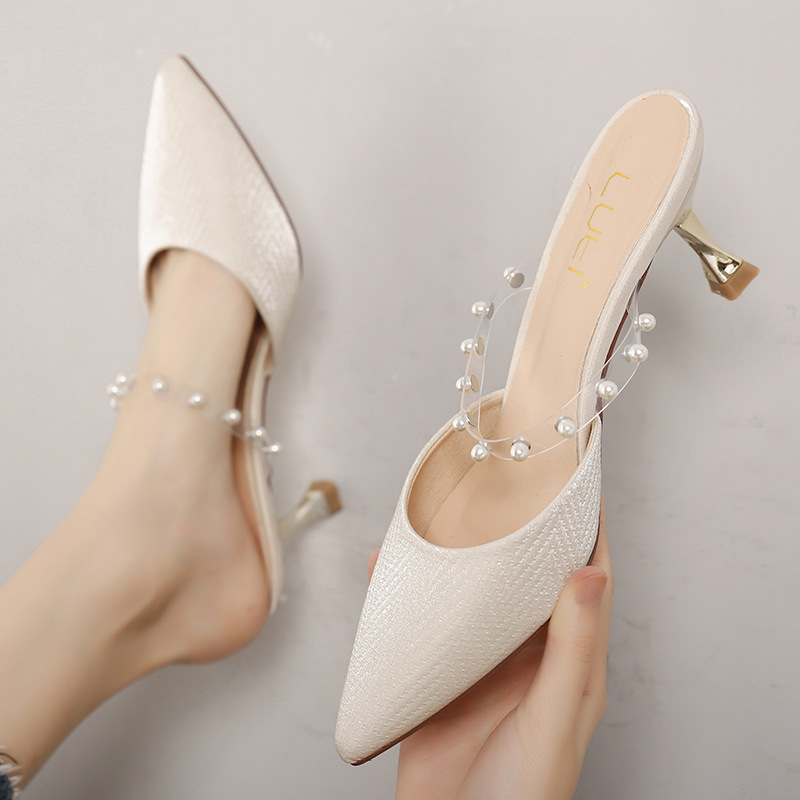 Les pantoufles mortelles perlées pointues pointues talons hauts glissent les paillettes de paillettes Chaussures d'été transparent