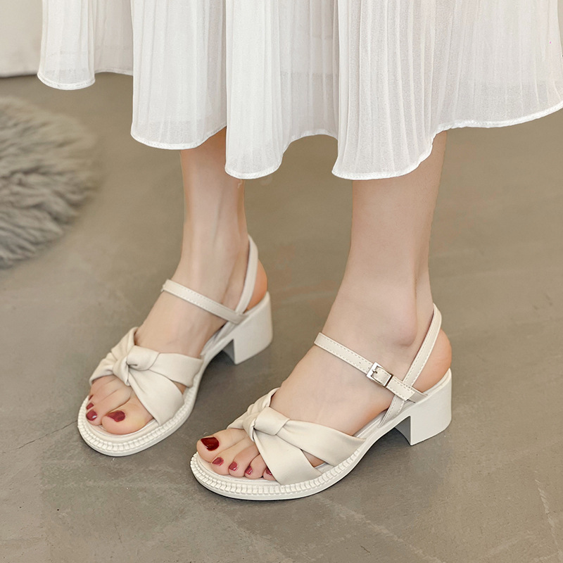 Bref designer en cuir en cuir noeud gladiateur sandales épais talons hauts sandales femmes nouveau 2025 chaussures habillées f 3031