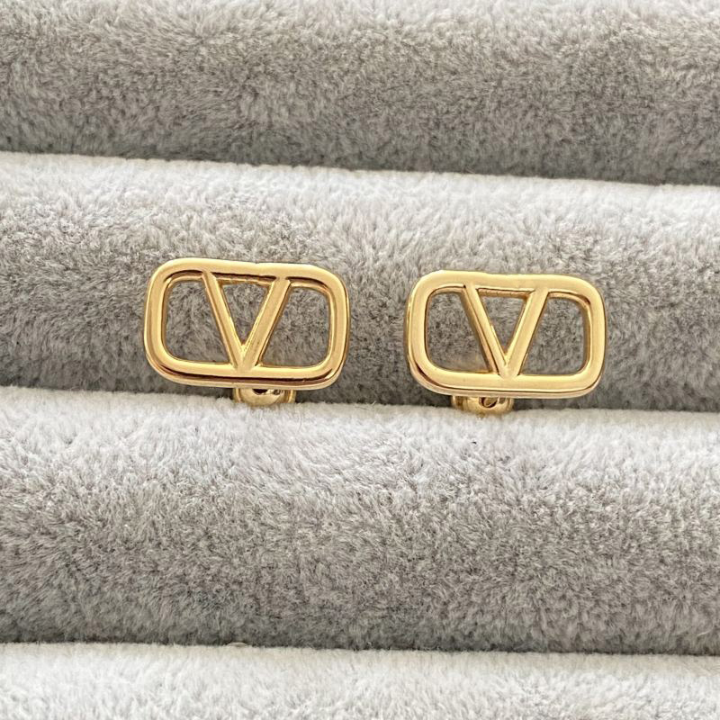 Women Fashion Designer Stud Earrings Top Quality Gold Color Simple Style Brass Engagement Earring KJH5