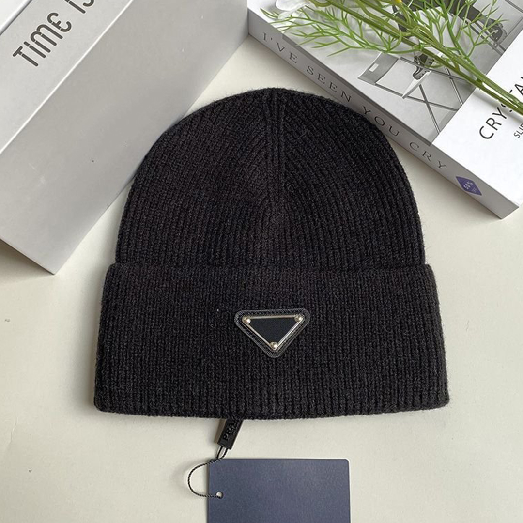 Designer Classic wool cashmere Luxury nylon ribbed beanies Fashionable knitted hats High quality Triangles metal and Latex logo label hat