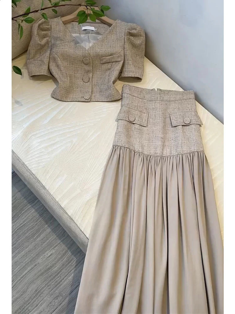 French small perfume two-piece womens single breasted blouse pleated skirt suit Korean elegant fashion OL two-piece suit 240903