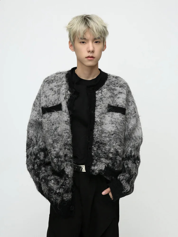 Syuhgfa Mens Vêtements Pull en tricot Cold Round Round Round Breasted Trithed Cardigan manteau d'hiver d'automne Sweater S 240903