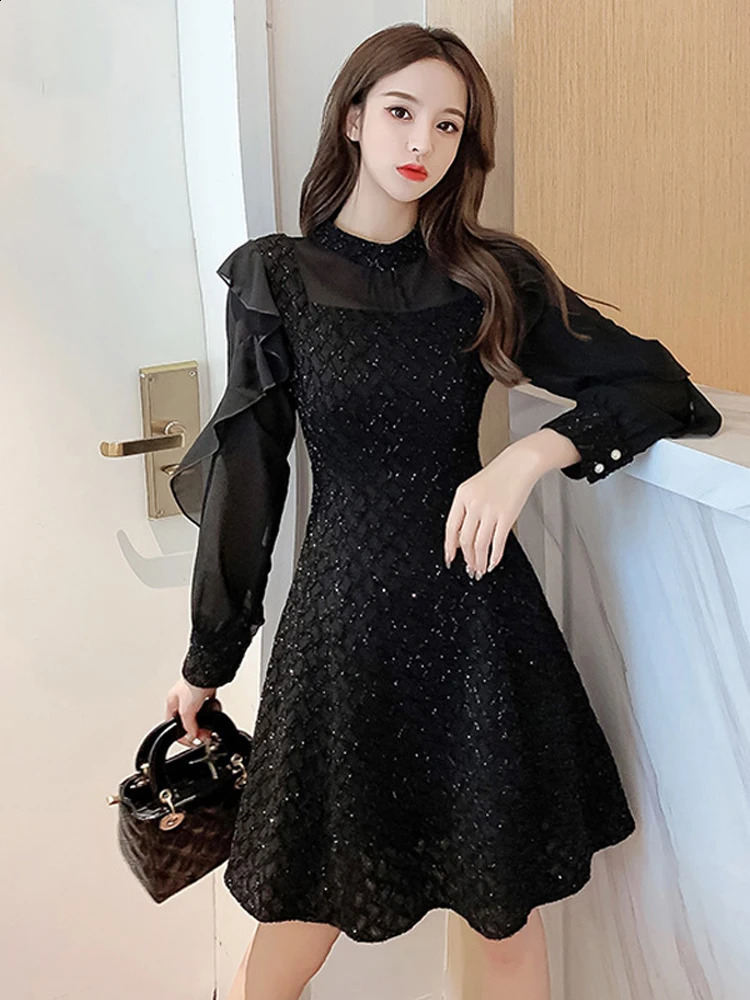 Automne et hiver Stand Up Collar Ruffle Mesh Splicing Mini Robe Womens Long Manneve Elegant Fashion Bright Silk A-Line Robe 240904