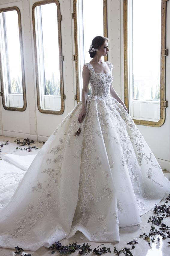 Dresses Ball Gown Beads D Floral Applique Lace Plus Size Bridal Gowns Country Court Train Wedding Dress Brial S Weing