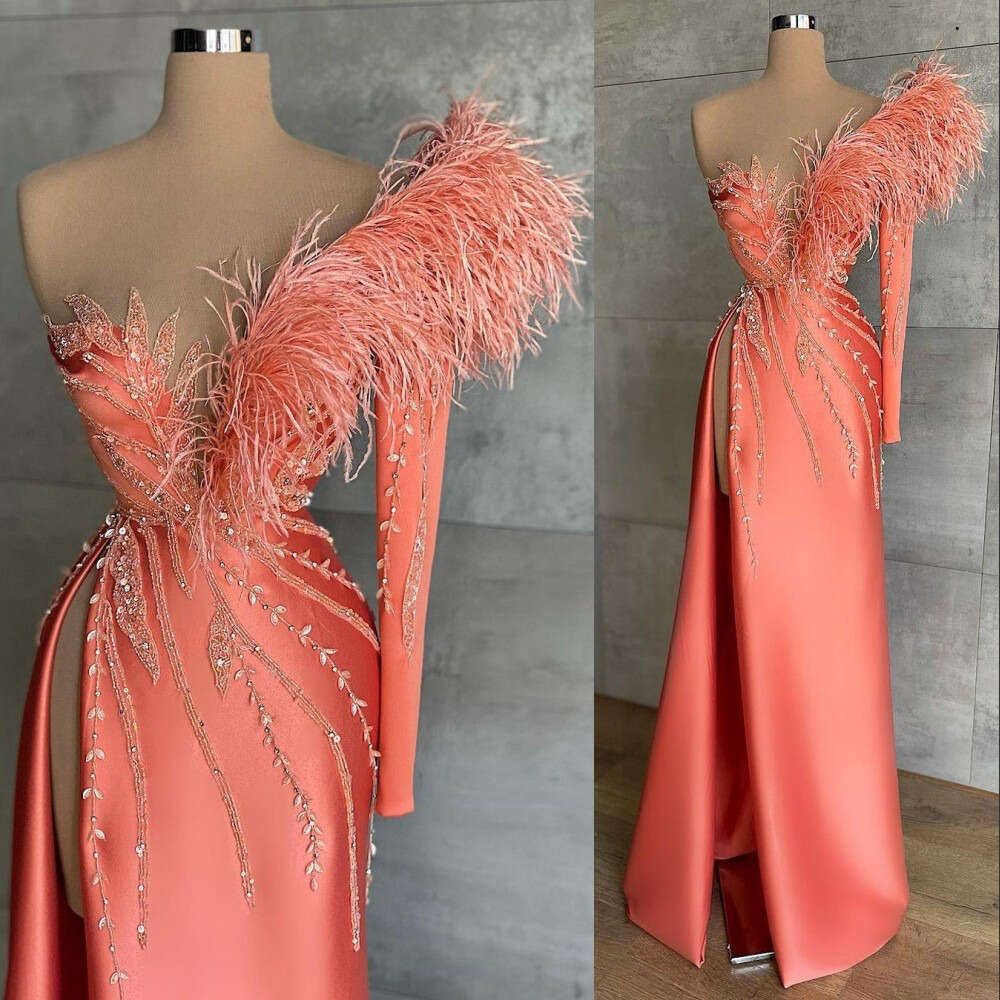 Sexy Prom Dresses Feather Crystal Beads One Shoulder Long Sleeve Side Split Satin Floor Length Mermaid Evening Party Gowns Special Ocn Wears