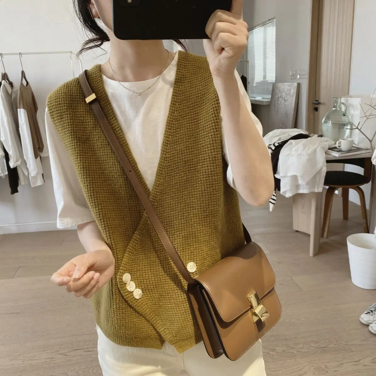 Womens Spring and Autumn Loose Simple Slim Small Style Vneck Knitted Tank Top 240904