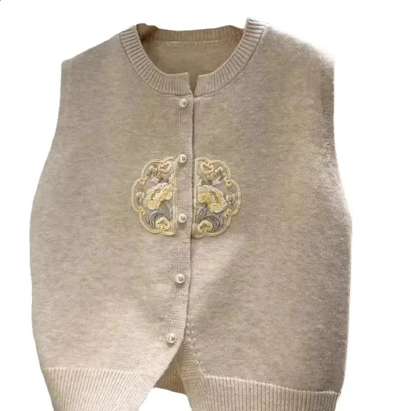 Chinese Style Top Vest Early Spring 2024 Womens Clothing Retro Embroidery Sleeveless Camisole Knitted 240904