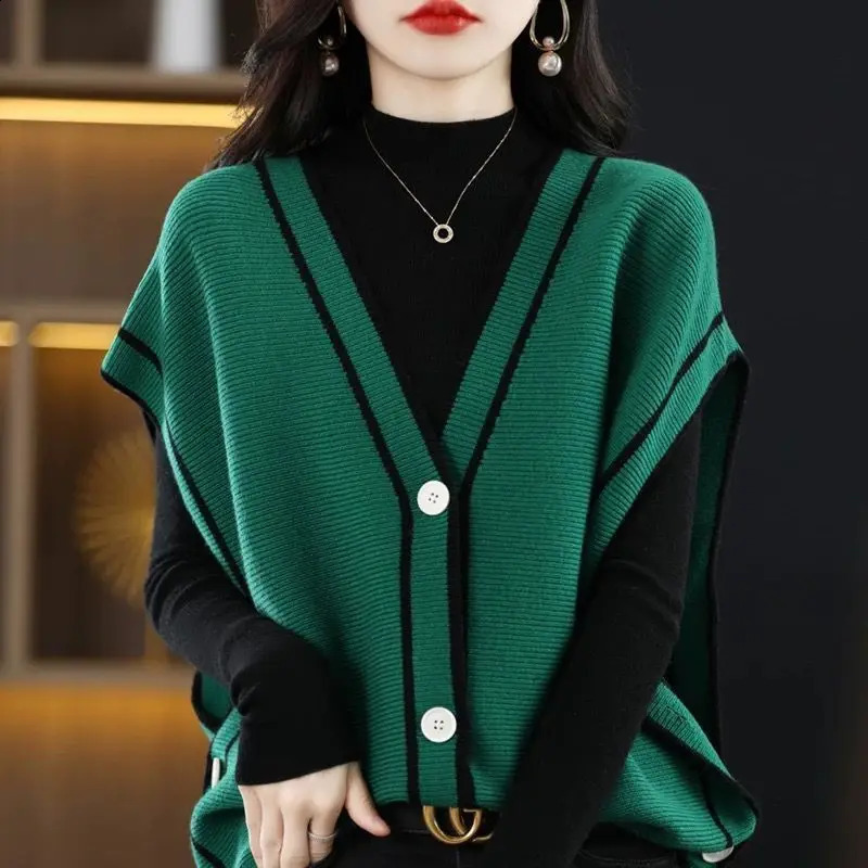 Autumn and Winter Vneck Knitted Cardigan Vest Women Contrast Color Loose Versatile Sleeveless Tank Top Sweetheart 240904