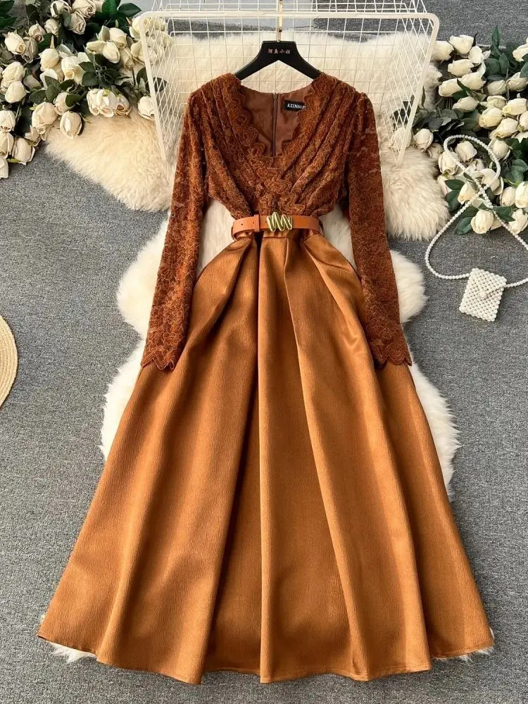 Printemps et automne élégant laine en laine en laine épissée en satin long robe femme en V ceinture à col en v courte femme robe rétro vestime 24