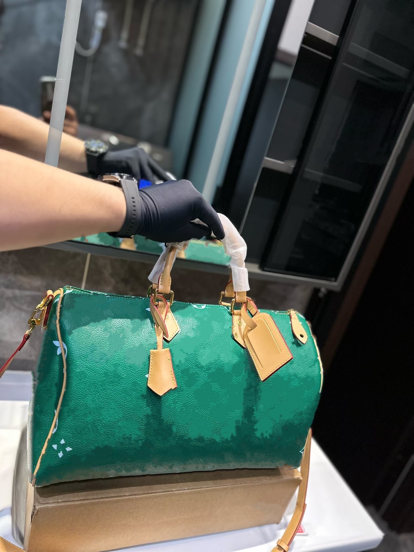 Duffel Luggage Bags Travel Men Women 40CM Designer Luxury Fashion Tote Handbags Shoulder Outdoor Large Capacity Packs Suitcase Bags-image-1017198484