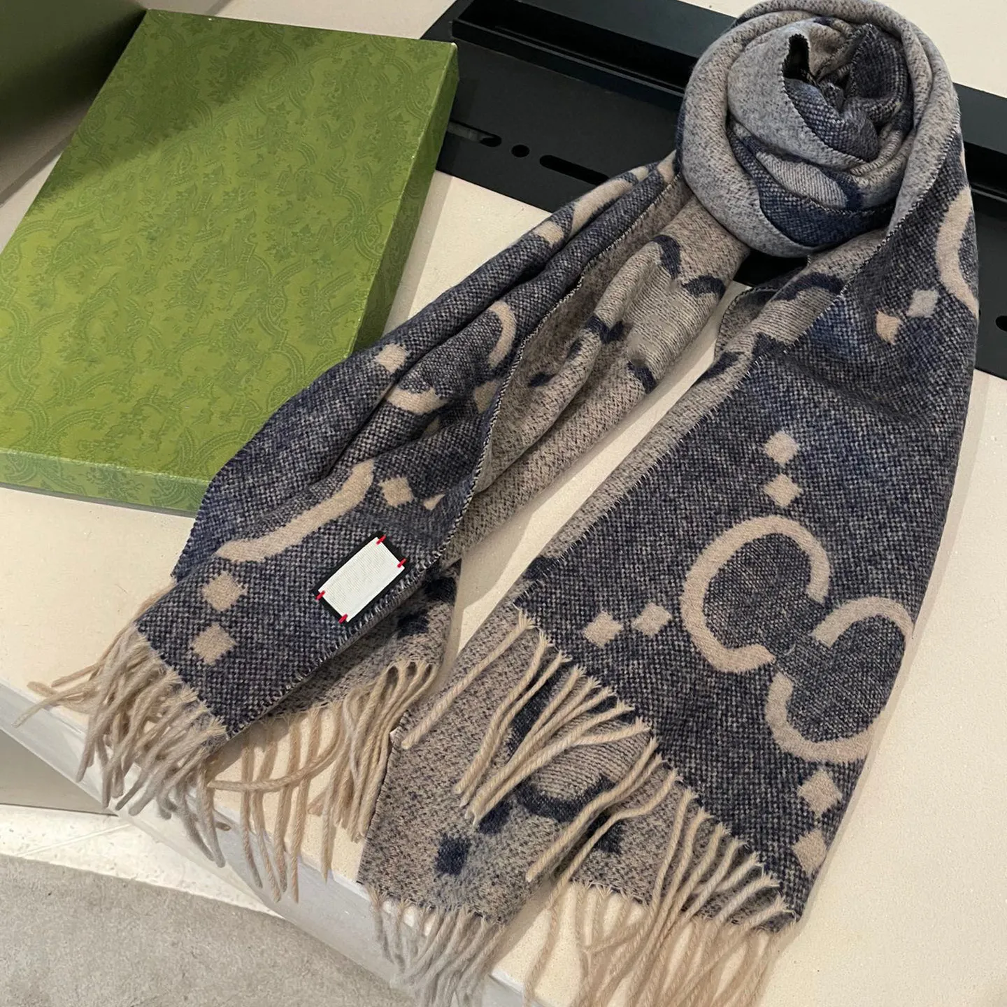 Top scarf designers luxury scarfs autumn and winter Cashmere warm comfortable men and women letter shape Scarves no box