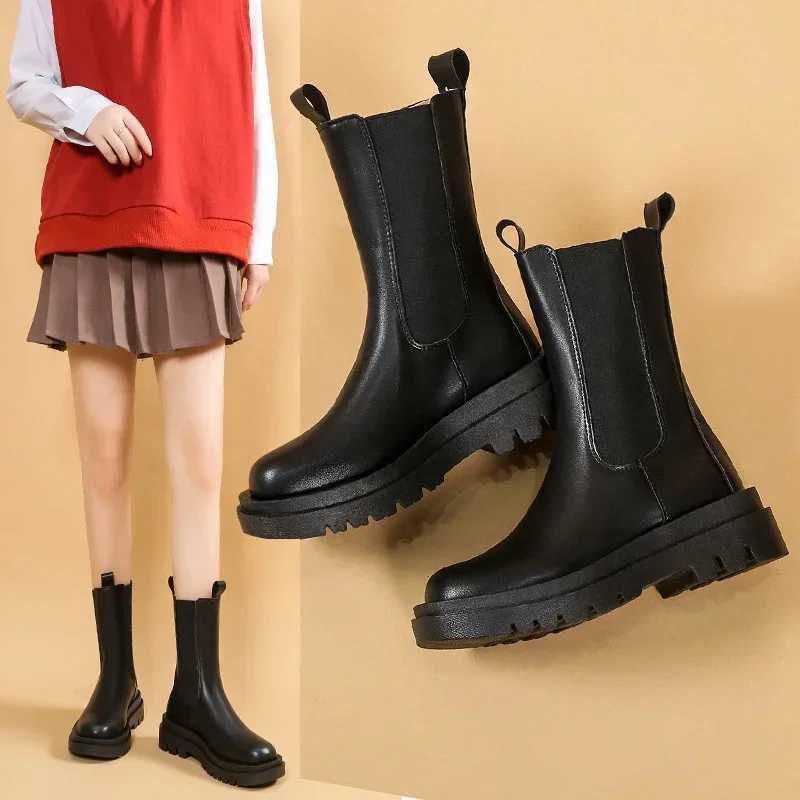 High Quality Warm boots spring new black mid ankle flat platform womens shoes Fem All Mah classic Ccise Fi round toe T241113