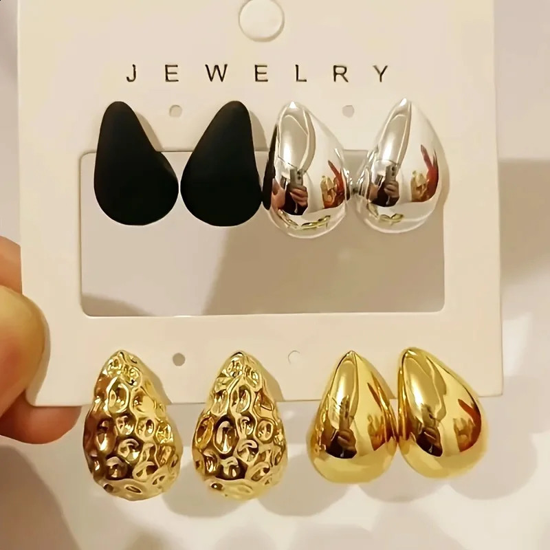 Retro glossy thick metal droplet stud earrings fashionable and creative pleated teardrop earrings womens elegant party jewelry 240905