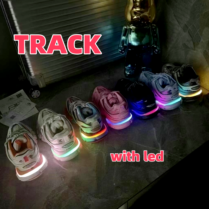 With LED Top Brand Designer Track 3 3.0 Flat Dress Shoes Flat Platform Men Women Vintage Tracks Runners Tess.s. Gomma Leather Loafers Trainers Walki