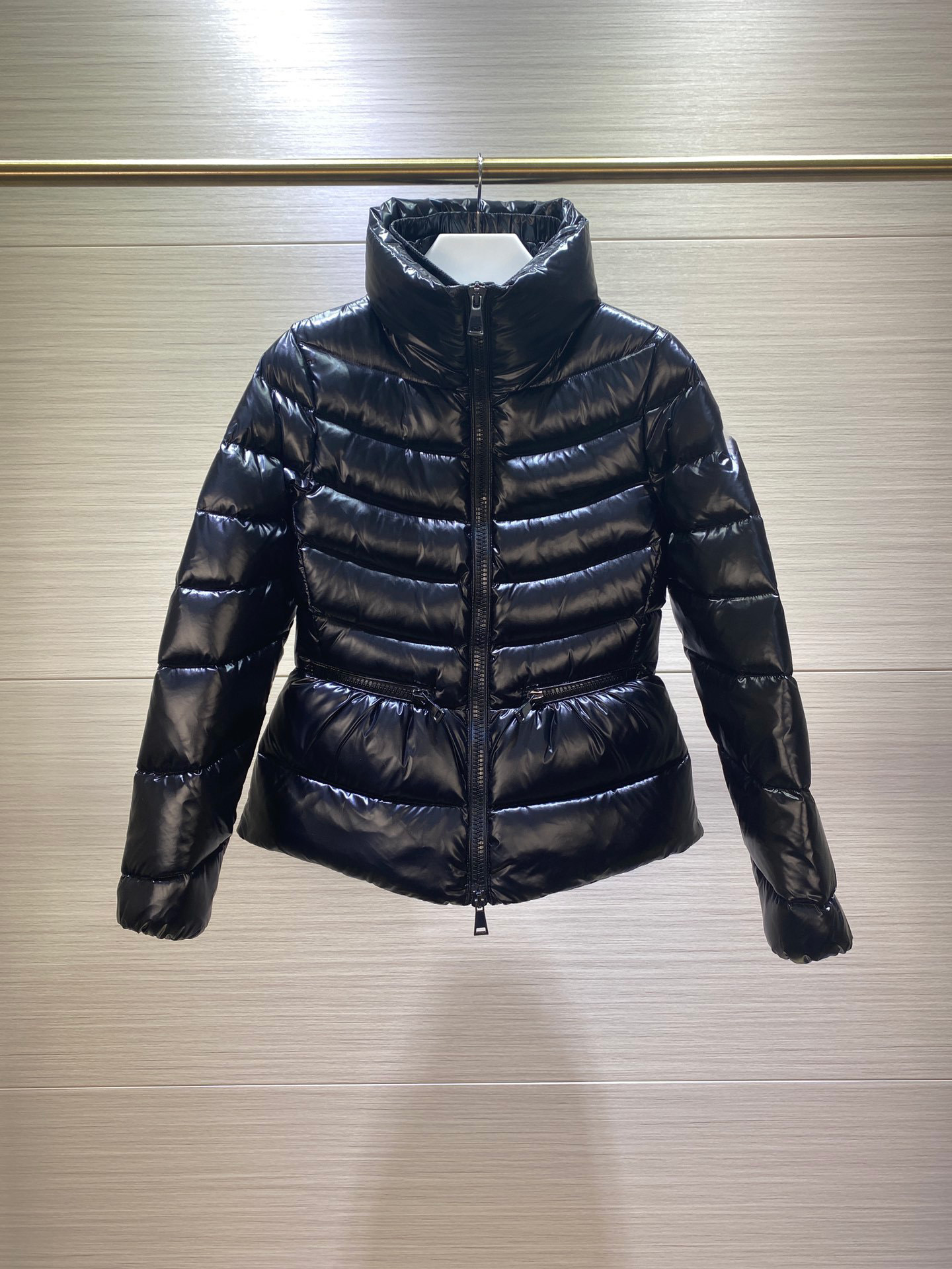 Designer Womens Down Jackets luxury winter Hooded puffer jackets Parkas Slim Embroidered badge Women's Outerwear Coats asian size