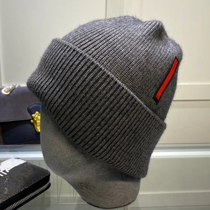 Mens Designer Winter knitted designer cap fashionable bonnet dressy autumn hats for men skull outdoor womens cappelli travel skiing wholesale price