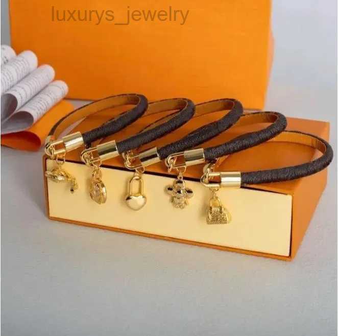 wristband bracelet designer bracelet Leather bracelets for woman sample scarves bangle women jewelry Christmas Valentines Day Gift bracelet free