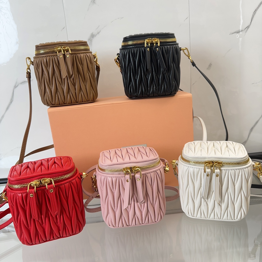 10A Mirrored Quality mini Cosmetic Bag Designer bag Shoulder Bags women bag Matelasse Cosmetic Bag Detachable Shoulder Strap Tote With box Dustbag