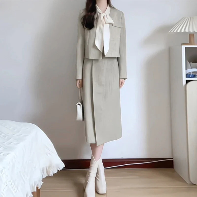Insozkdg Autumn Fashion Small perfume Single breasted Short CoatHigh waist Medium length Tight Womens Two Piece Set 240903