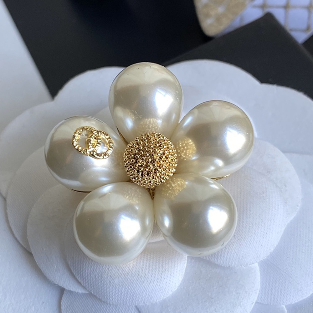 Brooches Flower Designer Brooches Pins 18K Gold Plated Silver Brooch Pin Wedding Jewelry Gift Collar Pins Versatile Dress Pins Fashion Broochs Women
