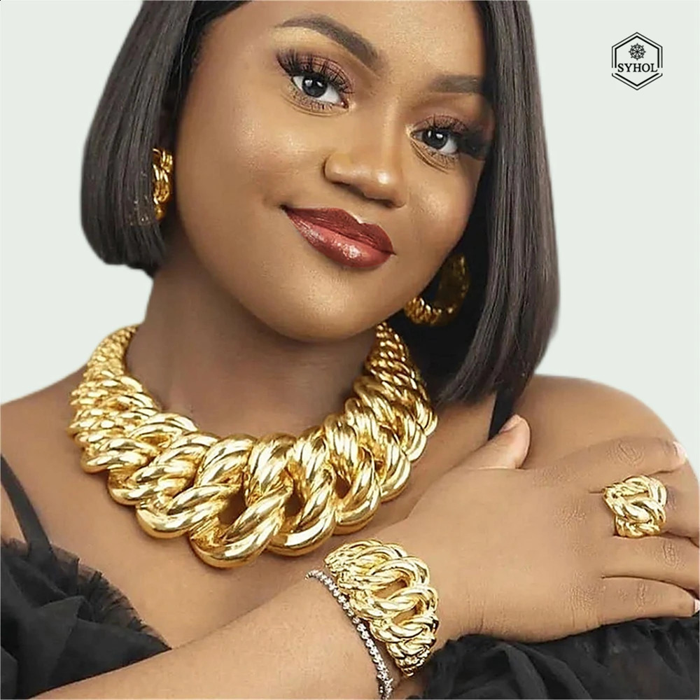 Fashion womens necklace jewelry set electric Italian gold-plated pendant wedding party earrings ring SYHOL wholesale free delivery 240910