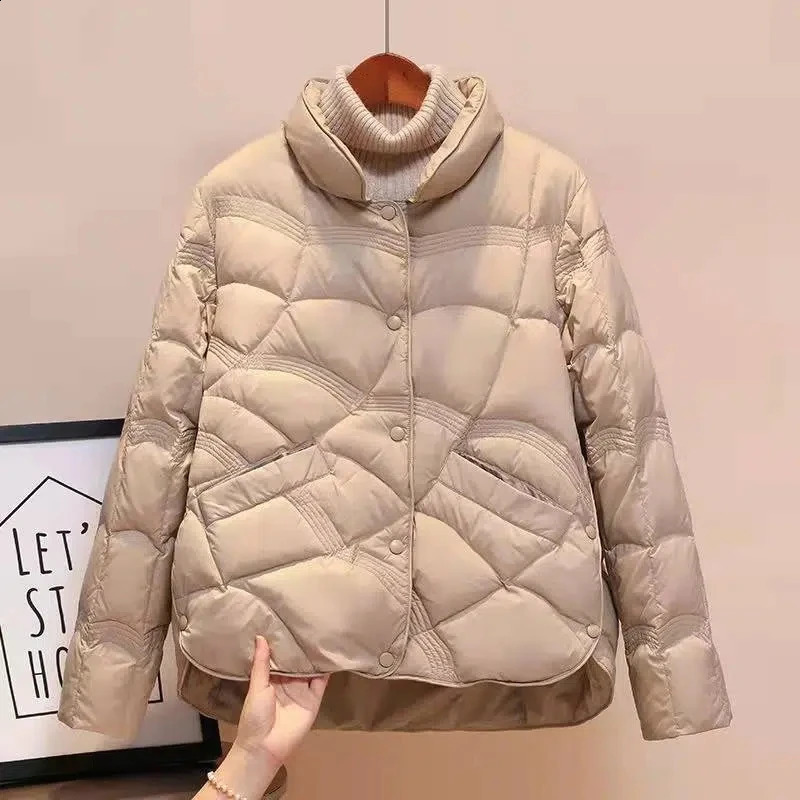 Veste de femmes 2023 Parkas d'hiver automne féminin Light Light Down Cotton Coat Femme décontractée Short War Basic Luwes Basic Ladies Tops 24091