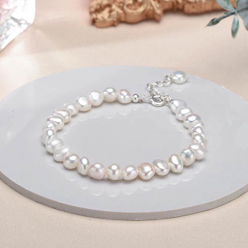 Bracelet de perles Baroque Elastic Elastic White Elastic 5 à 6 mm pour les femmes en cadeau pour les épouses et les mères 925 Sterling Silver Bra