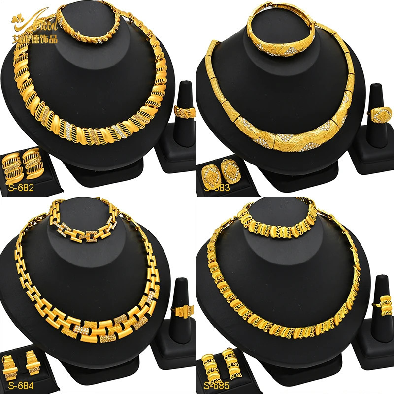 Dubai Fashion 24k Gold Collier Bijoux Ensemble adapté aux femmes Afrique en Inde Colliers de mariée Ronques d'oreilles 4pcs Set 240910
