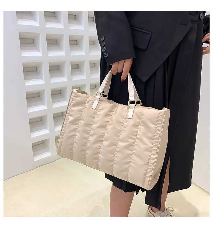 CMM Luxury Women Padded Large Capacity Handbags Green Big Totes Classic Nylon Down Cotton Shoulder Bag Office Lady Shopper 240912