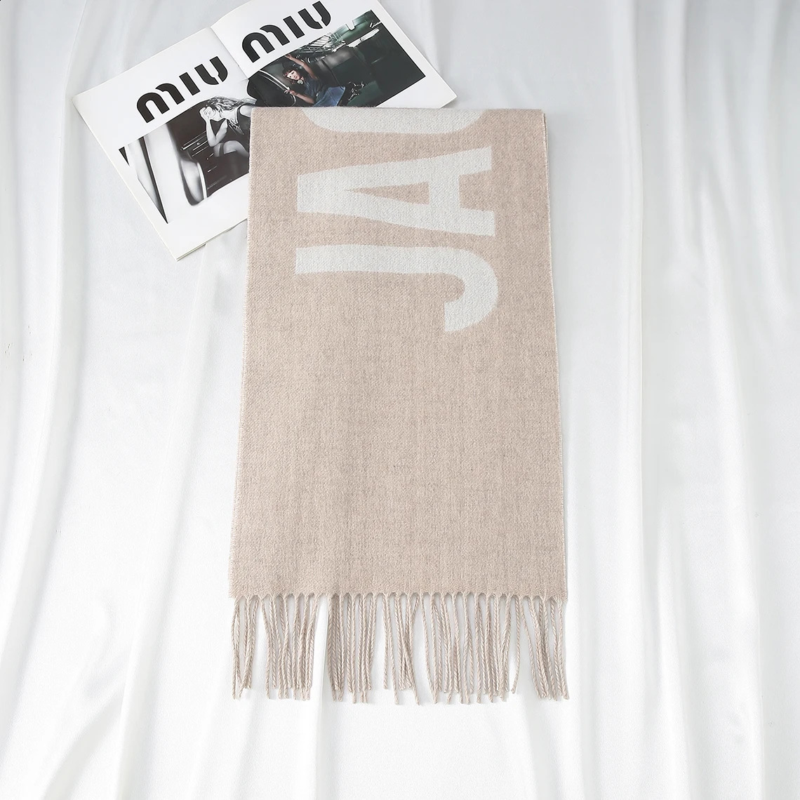 100 LAINE Lettres Jacquard Homme Écharpe n Laine Tissé Hommes Châle Mode Femmes Dame Pashmina Wraps 240903