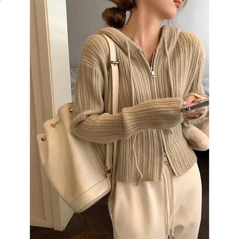 Womens autumn Korean fashion ultra-thin zipper solid color long sleeved hooded knitted womens clothing fashion knitted cardigan jacket 240912