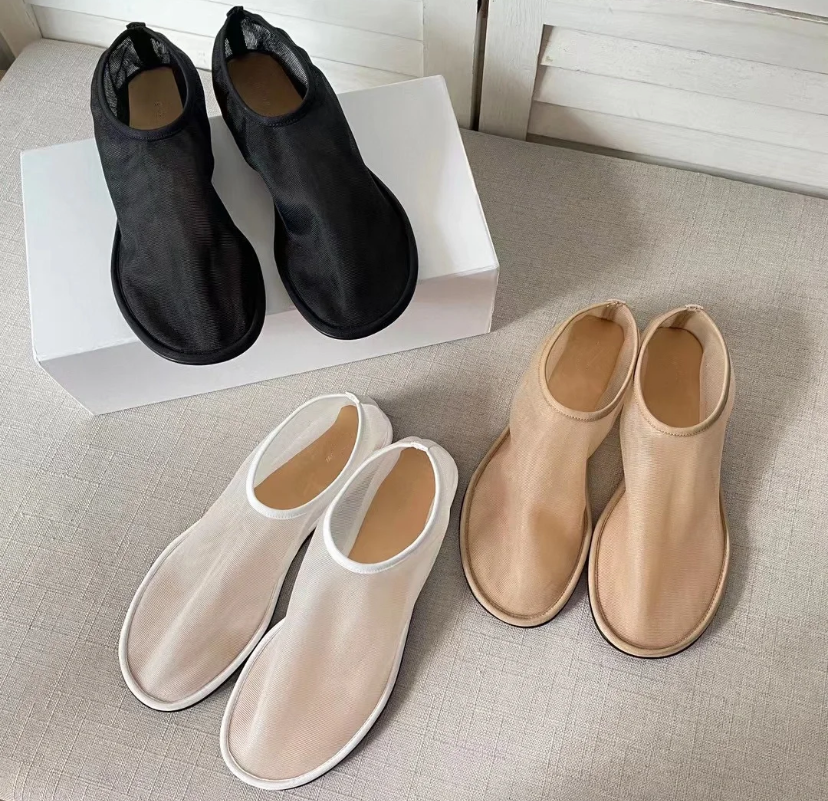 2024 Chaussures robes Mesh Singles de femme Translucide confortable fond plat Ventilate Fairy Simple Grand-mère